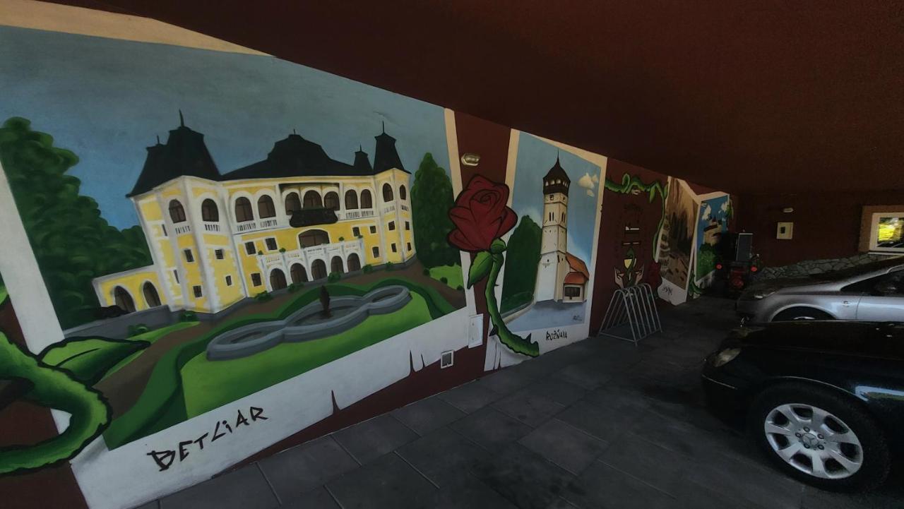 罗日尼亚瓦个性公寓式酒店 Rožňava 外观 照片