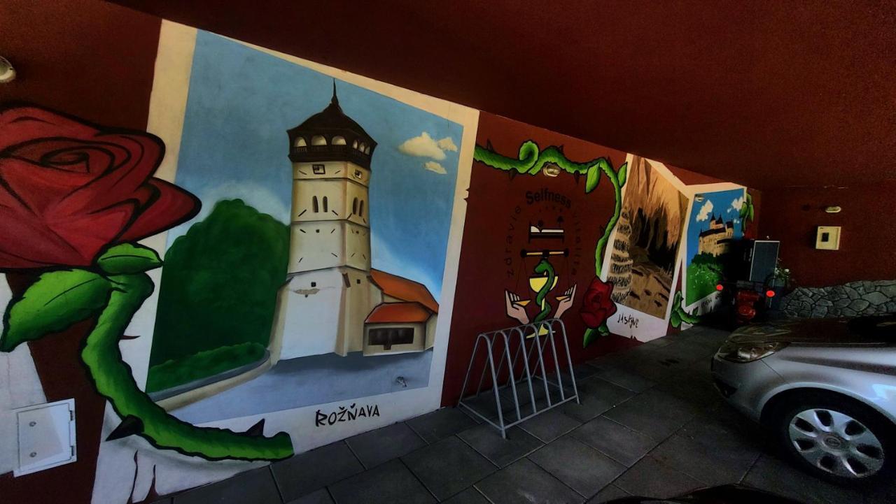 罗日尼亚瓦个性公寓式酒店 Rožňava 外观 照片