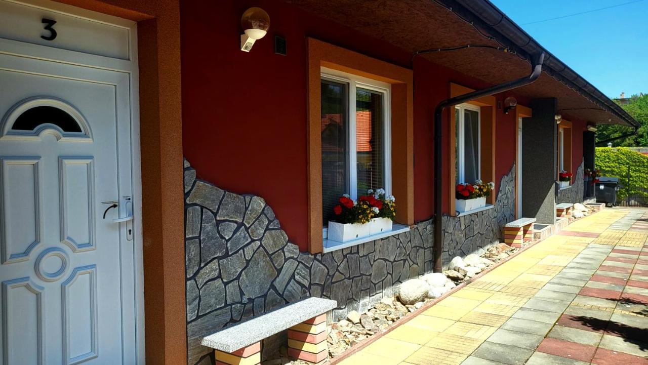罗日尼亚瓦个性公寓式酒店 Rožňava 外观 照片