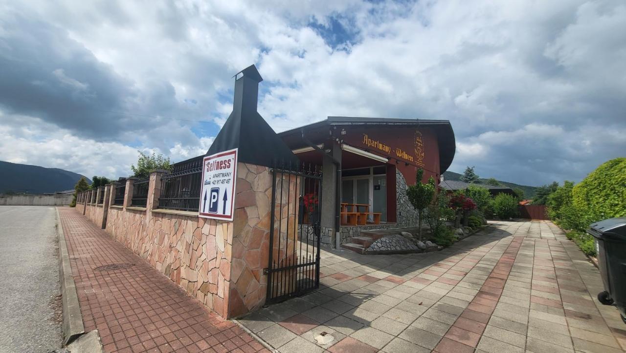 罗日尼亚瓦个性公寓式酒店 Rožňava 外观 照片